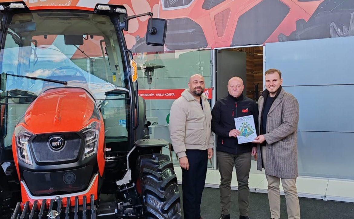 bursa tarım fuarı kioti traktör 1